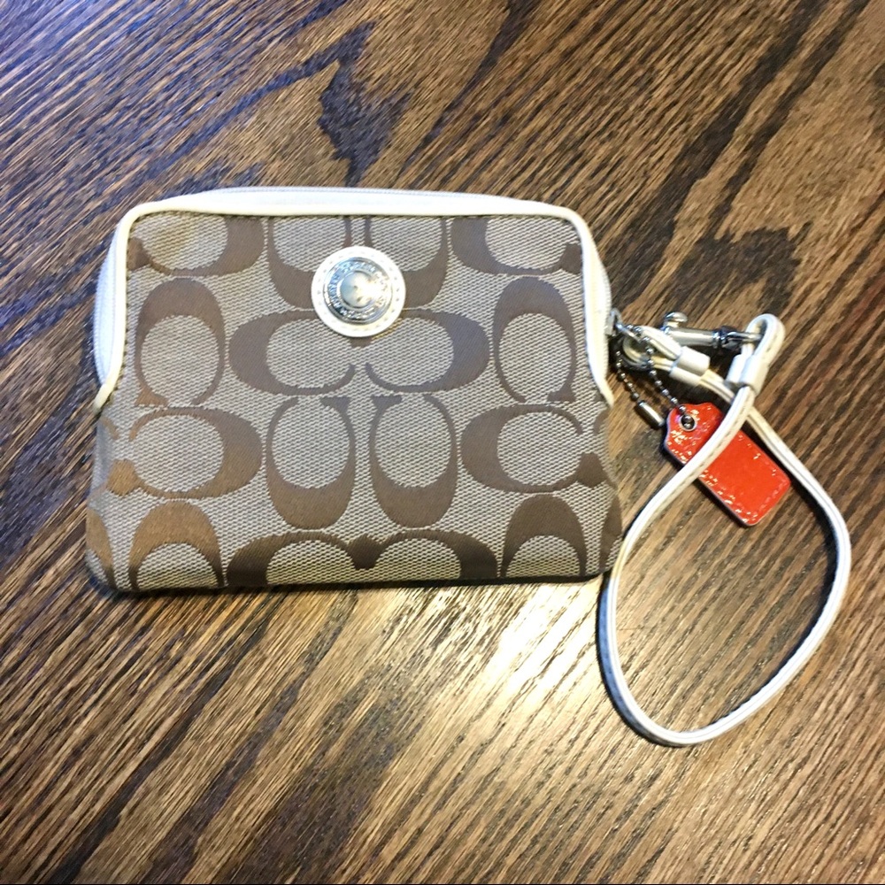 Small Coach wristlet